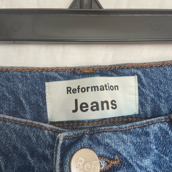 Reformation Serena High Skinny Jeans in Kasai Wash Button
Fly Size 27 - Picture 7 of 15